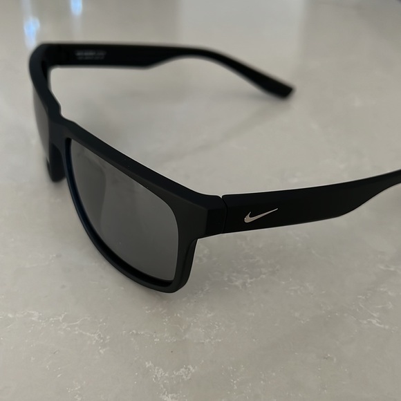 NWT [Nike] Men’s Sunglasses Matte Black - Picture 5 of 8
